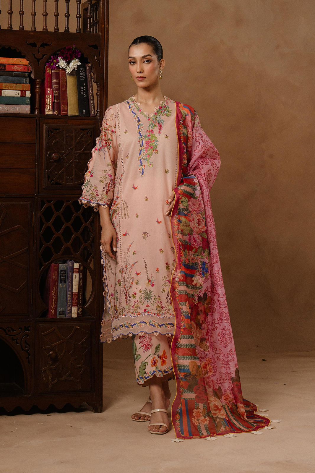 Sana Safinaz Lawn 3pc suite